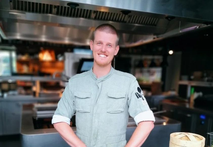 Paniek tijdens de feestdagen? Deze chefs helpen je uit de brand met een recept: Pad Thai van The Traveller