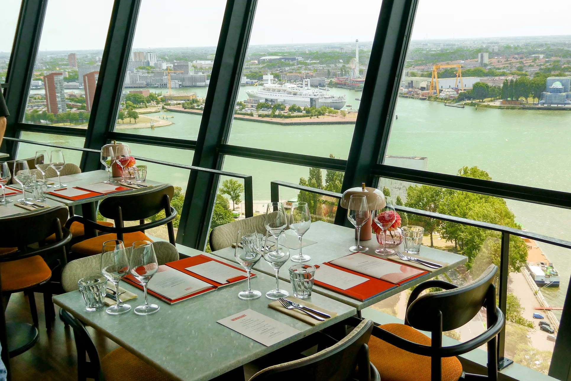 Langs bij het nieuwe restaurant van de Euromast