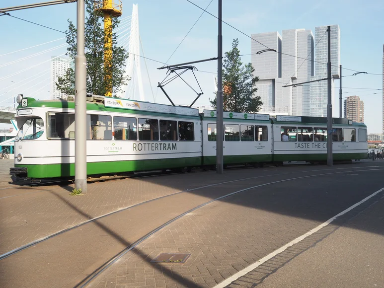 RotterTram: je buik rond eten tijdens een rondje Rotterdam