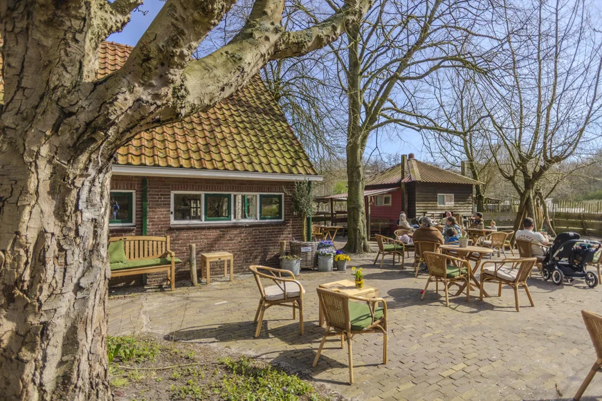 Hier drink je koffie met impact: Het restaurant van Pluk opent de deuren