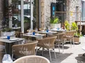 Nieuw terras voor Oli Mazi: moderne Griek met ouderwetse gastvrijheid