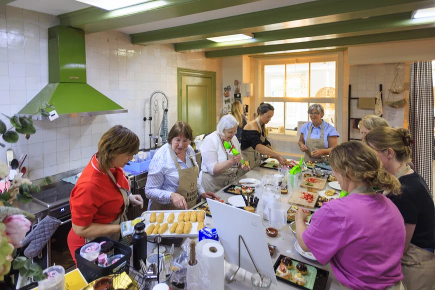 Heel Den Haag bakt bij dit vrolijke Ministerie van Bakzaken