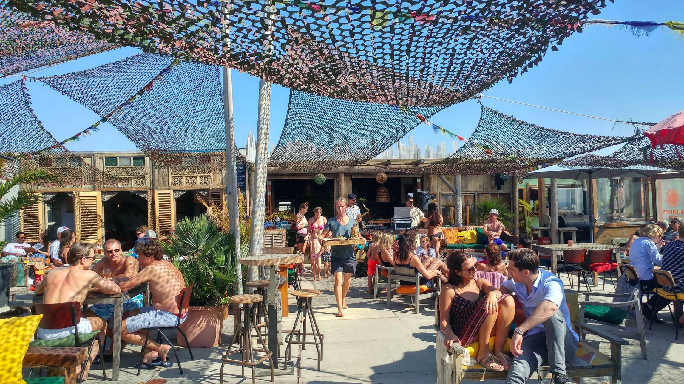 10x de zomer vieren op het strand