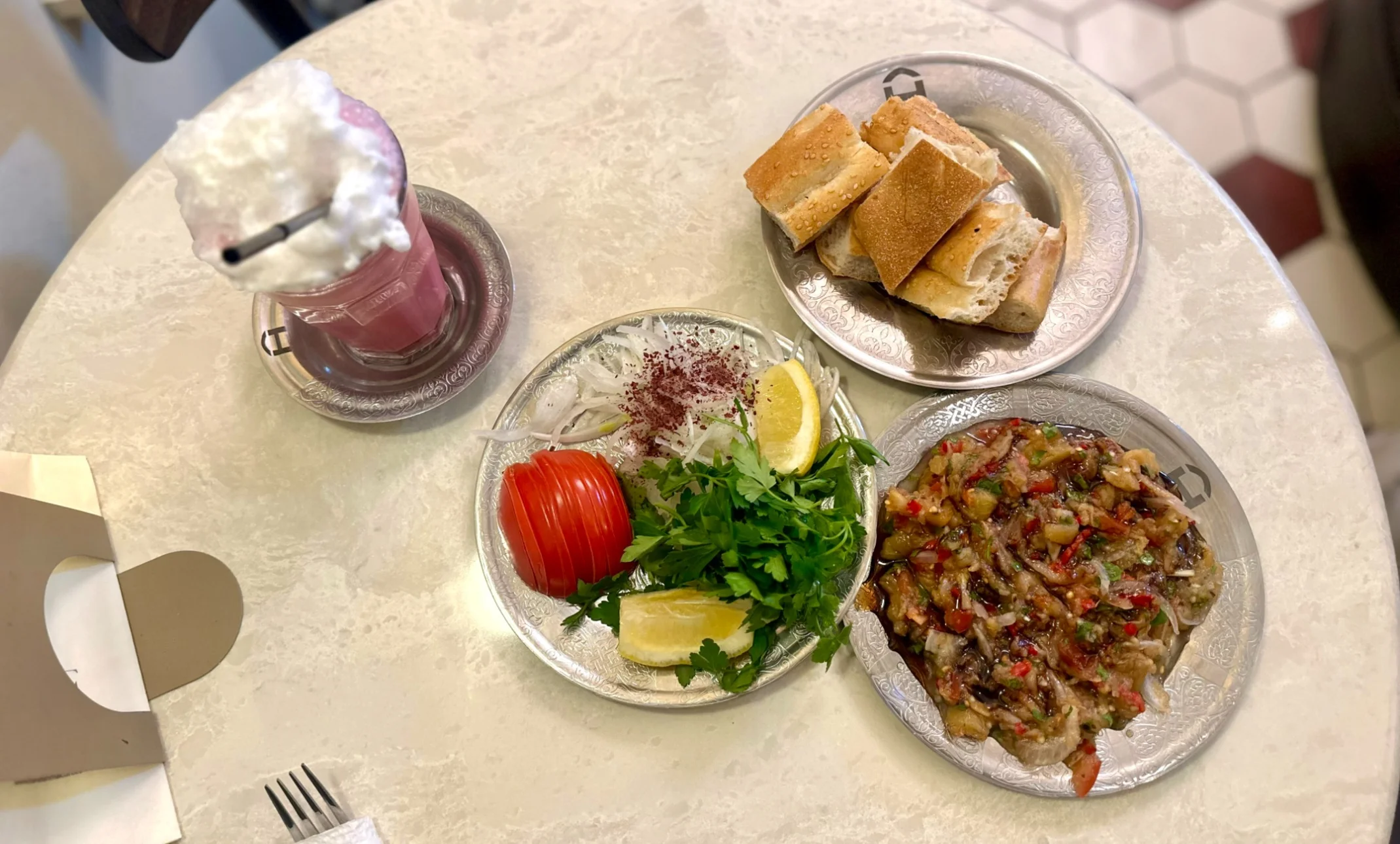 Geen Turkse pizza, maar lahmacun bij Hane in de Afrikaanderwijk