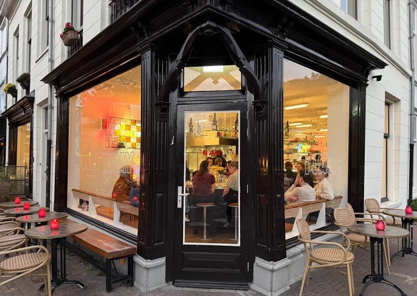 Alles lekker losjes in eet- en wijnbar PJAY