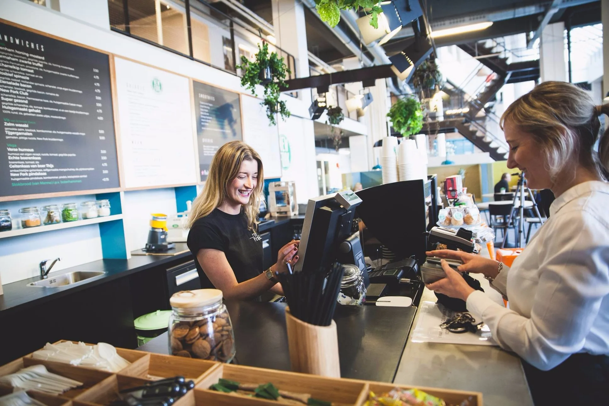 De keerzijde van het succes: hoe lossen we het personeelstekort in de horeca op?