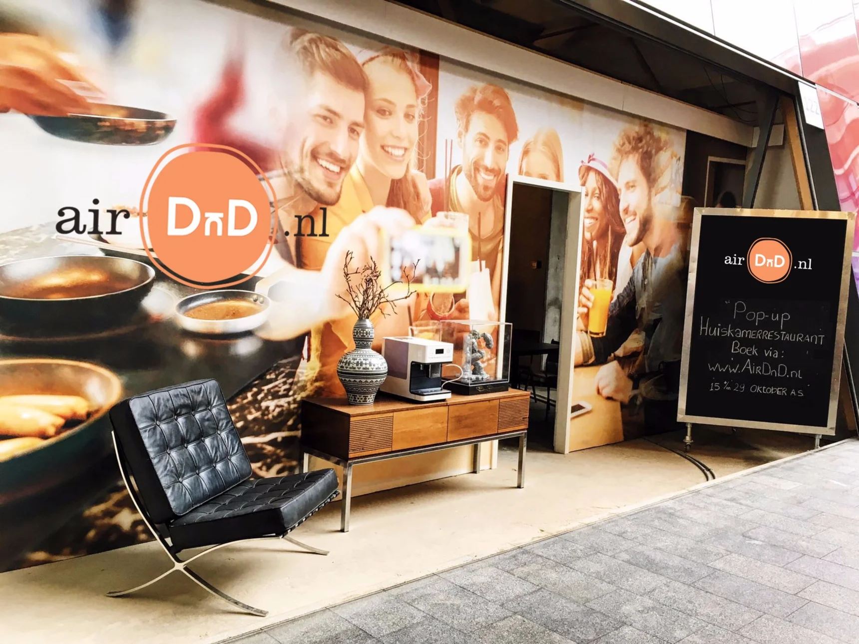 AirDnD opent pop-up huiskamerrestaurant in de Markthal