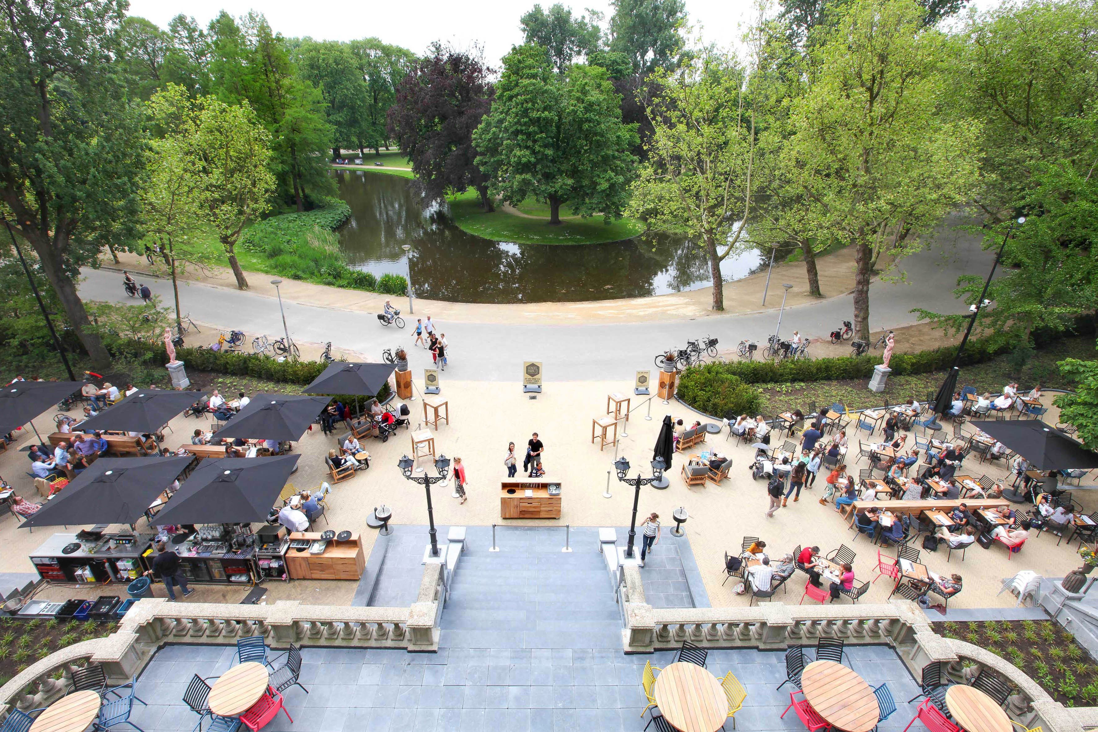 Even ontsnappen aan de drukte: 18x de fijnste terrassen in Amsterdamse parken