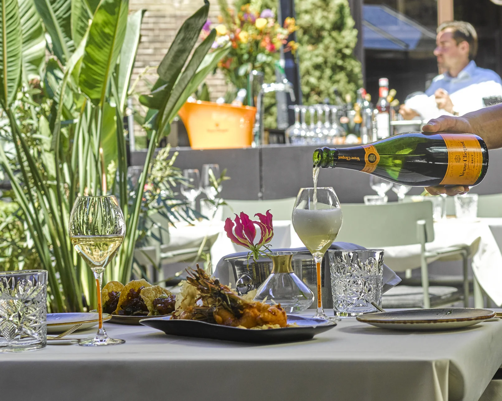 Eten in het Caribische oerwoud bij restaurant Mondi