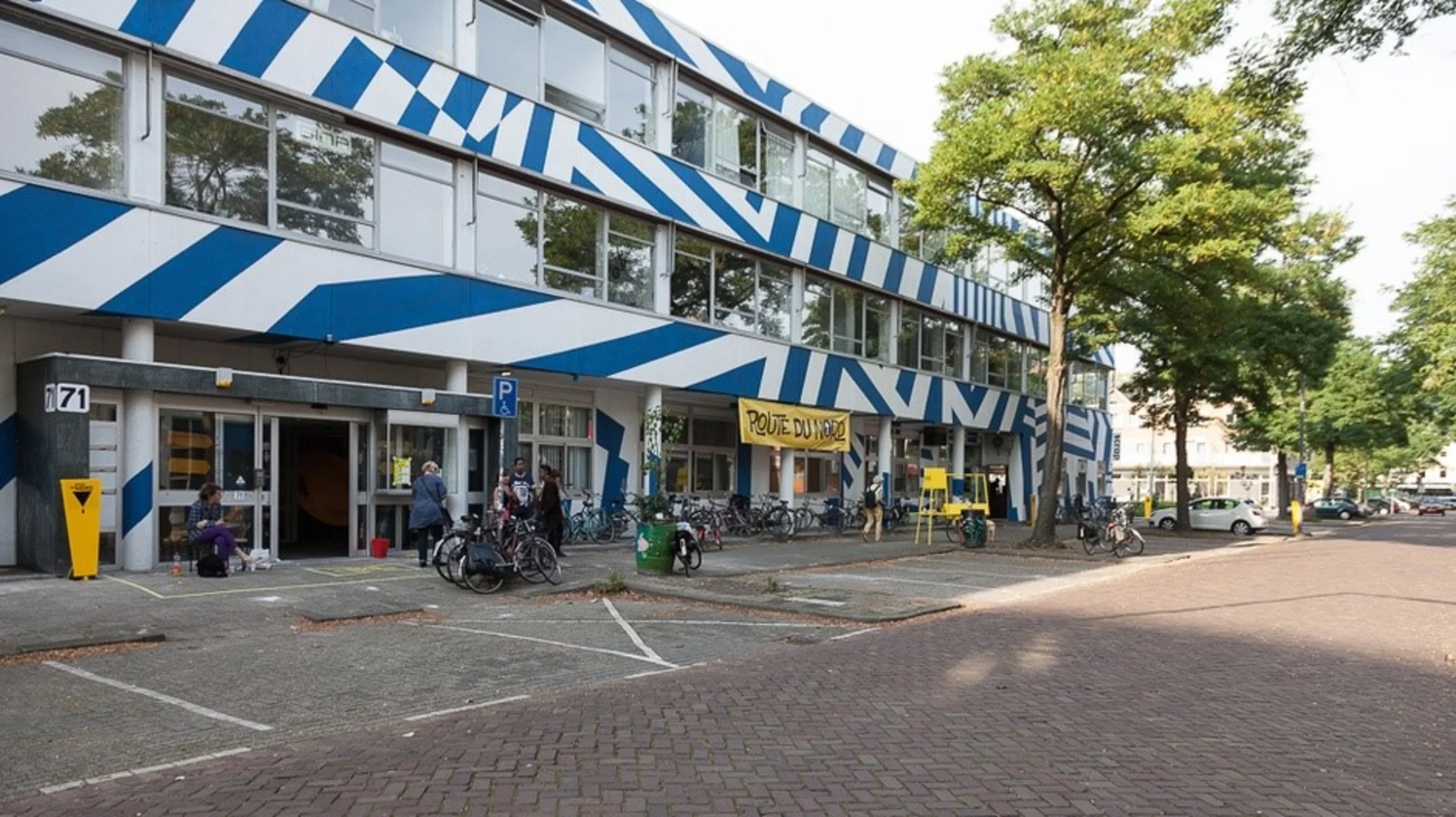 Verse waar en lekker eten in nieuwe markthal in Noord