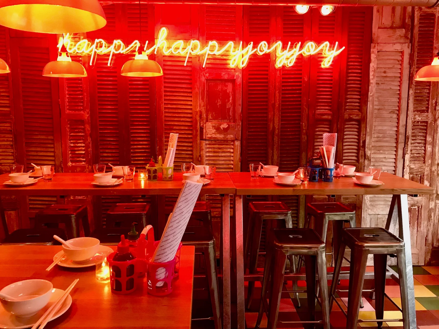 HappyHappyJoyJoy verovert de stadsdelen van Amsterdam