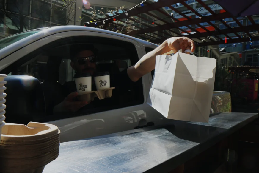 Een rondje stad in de drive thru van By Jarmusch
