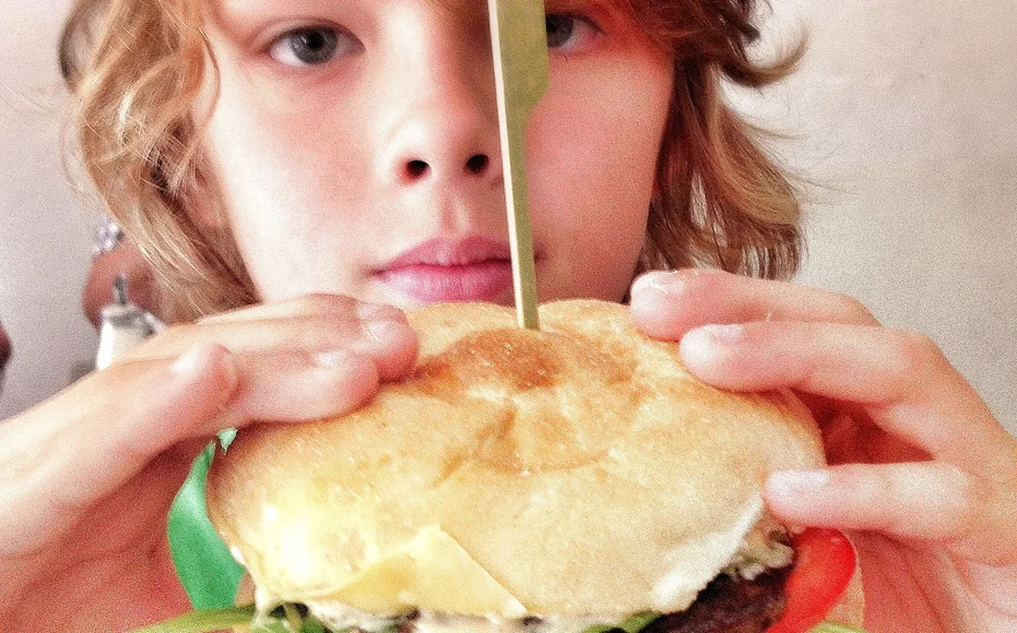 Burgertrut schurkt nog wat dichter tegen hip R'dam aan