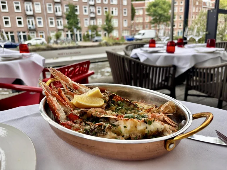 Met Bisous @ Daalder aan Côte d’Amsterdam-West