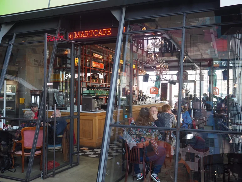 Hollandse happen in het Rotterdamse Mart Café