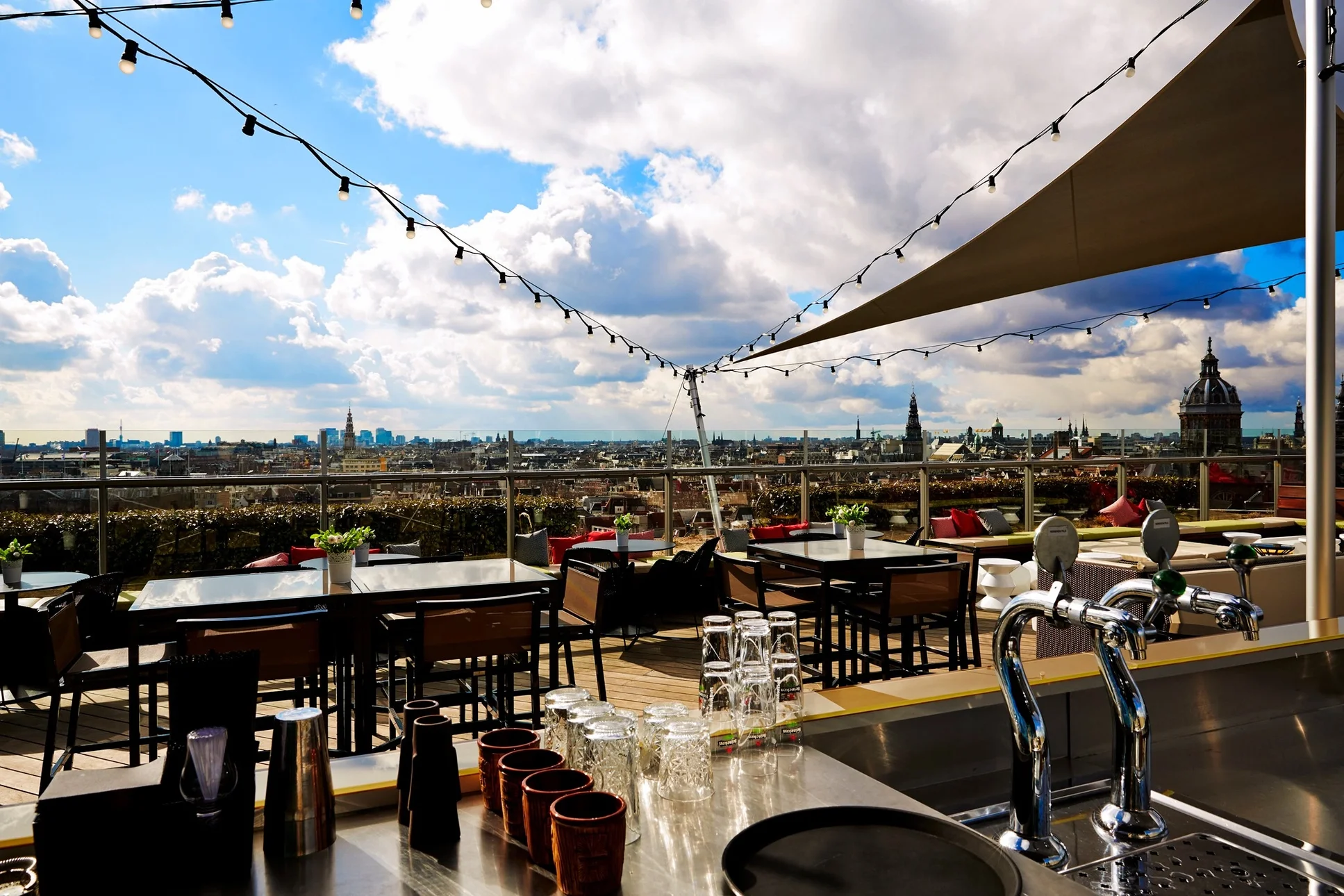 SkyLounge Amsterdam - DoubleTree by Hilton