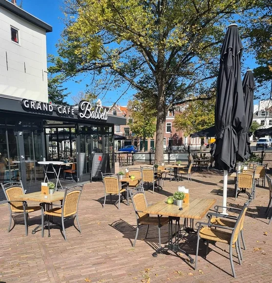 Grand Café Babbels is een reisje naar Schiedam waard