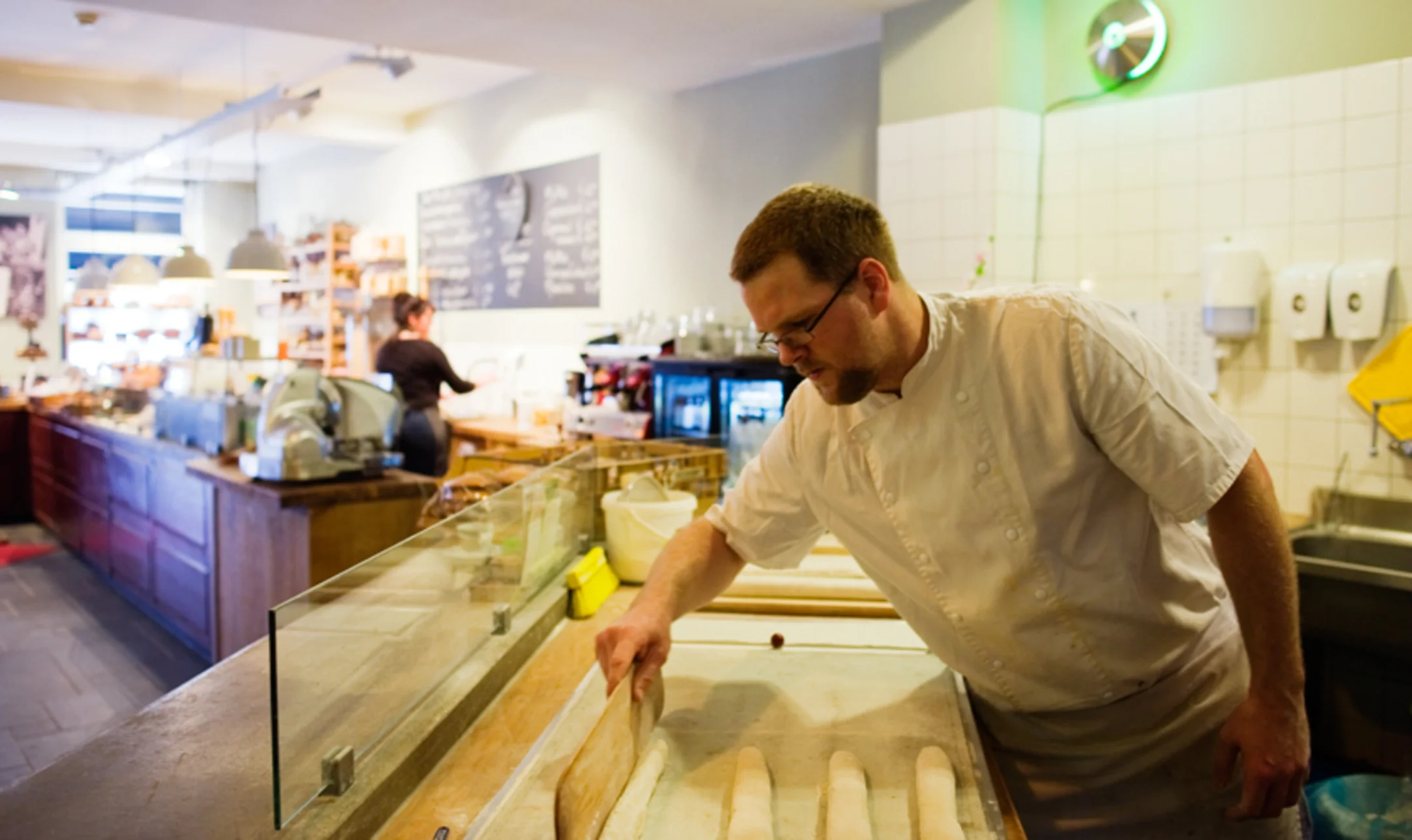 Jan Bussing bakt brood niet te kort maar lang genoeg