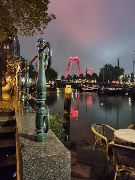 Op pad door eigen stad: de walking dinner tour van Rotterdam