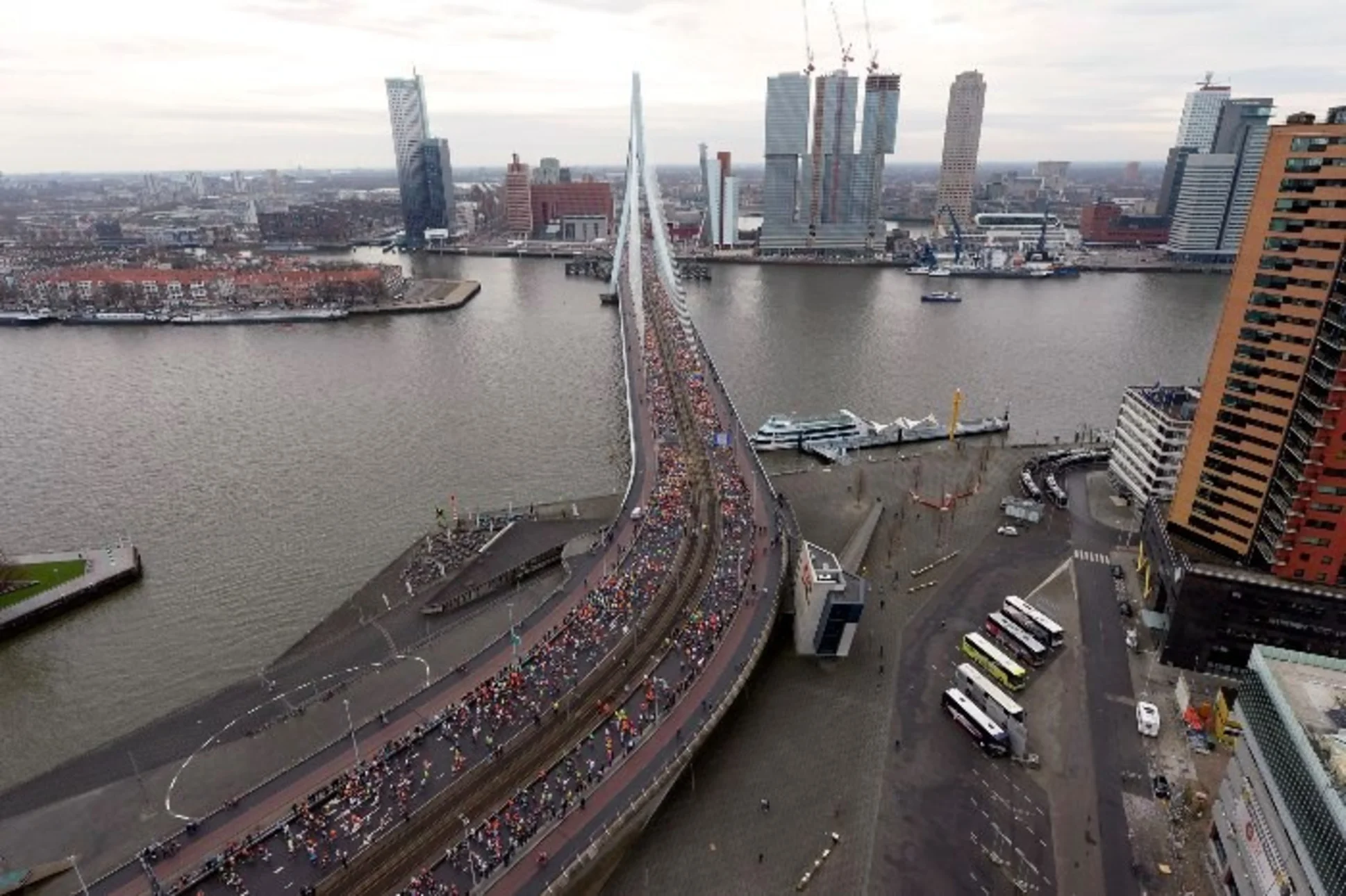 De beste adressen om voor, tijdens, na de marathon je dorst te lessen