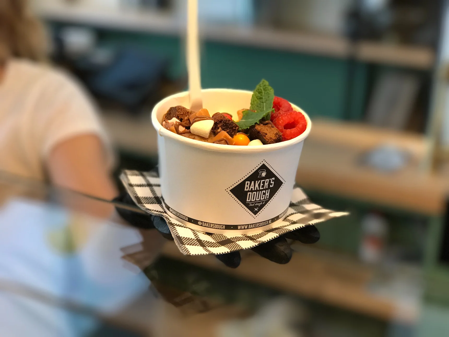 Baker's Dough de eerste koekjesdeegbar van Nederland is open in Rotterdam