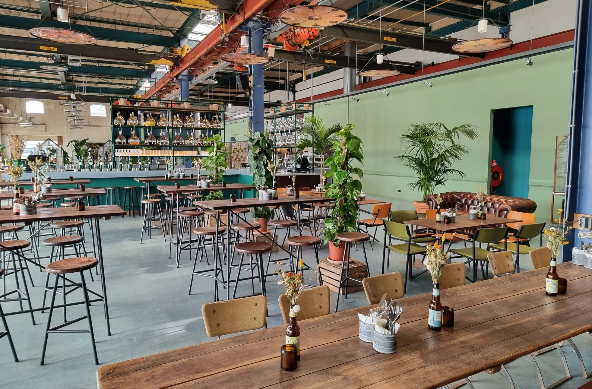 Lowlander Botanical Bar & Restaurant