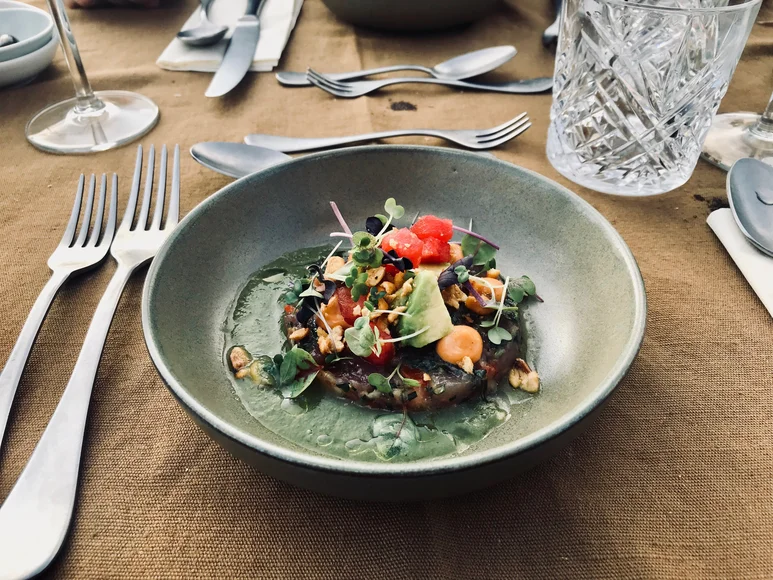 Waarom je deze maand nog naar pop-restaurant Groovy Tables in Amsterdam-Noord wil