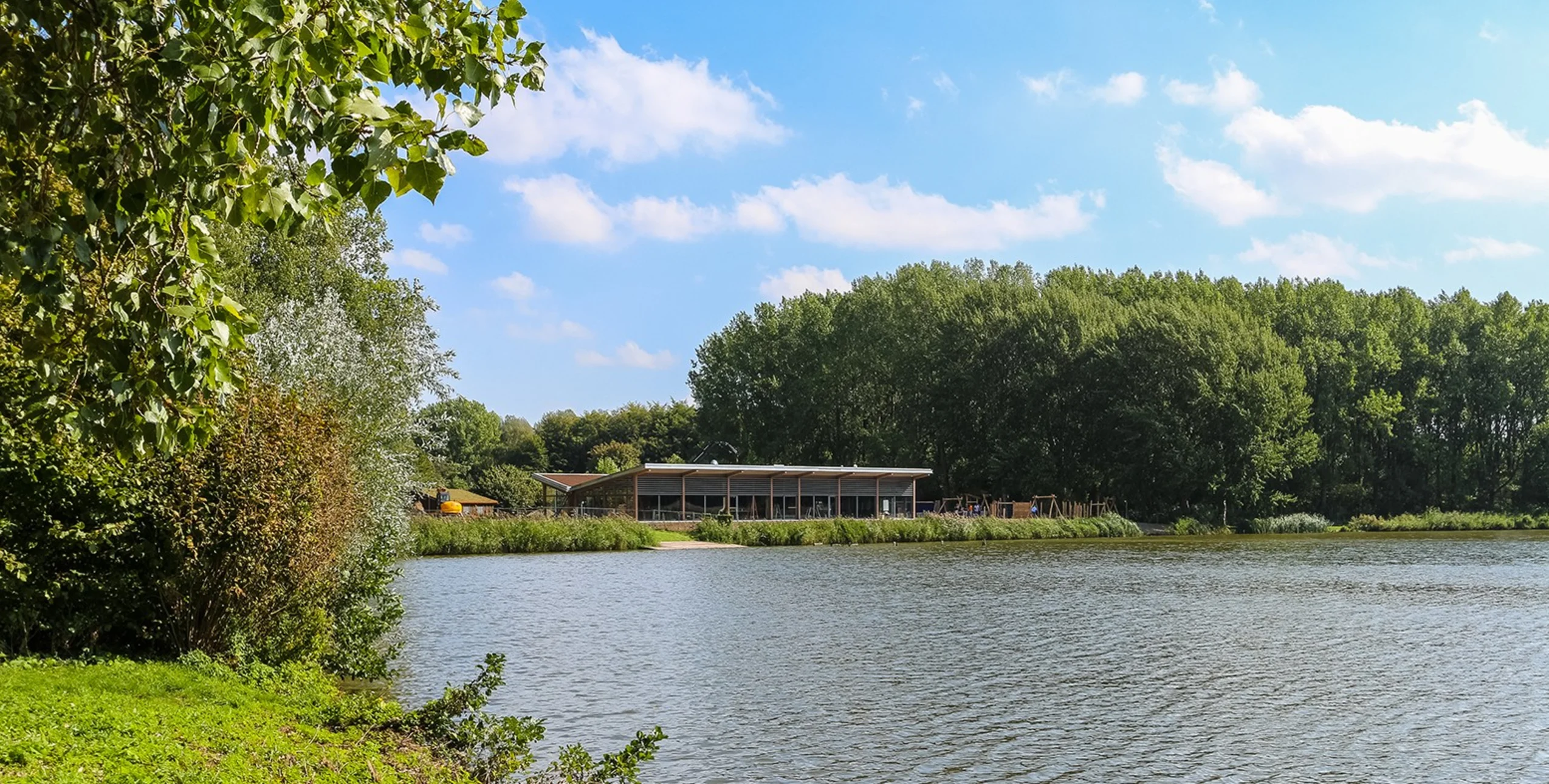 Nieuw in het Lage Bergse Bos: Lake House Rotterdam