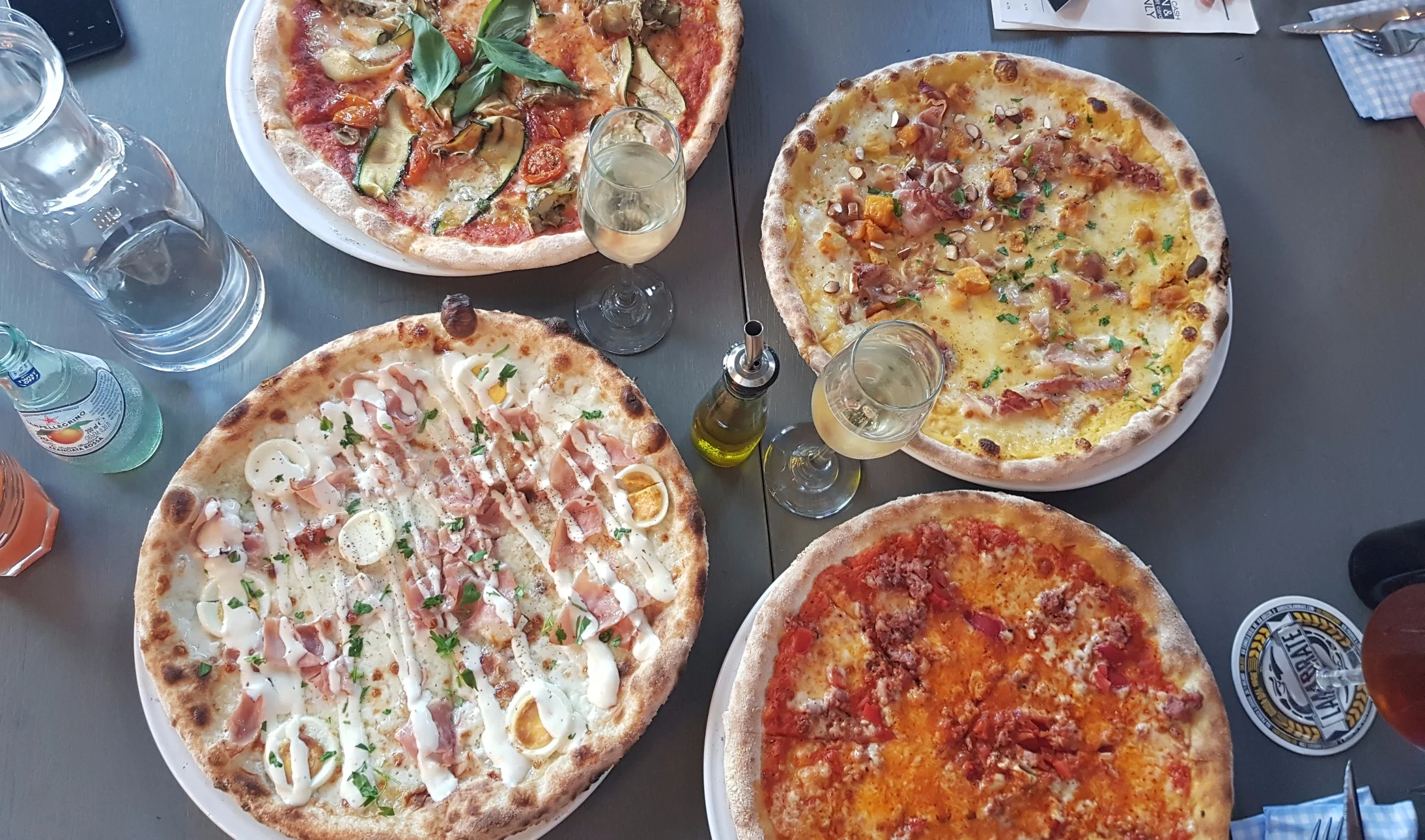 Pizza en&nbsp;prosecco op de&nbsp;Pannekoekstraat